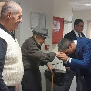 Bayramın Bereketi Büyüklerimizle Paylaşıldı - fotoğraf 1
