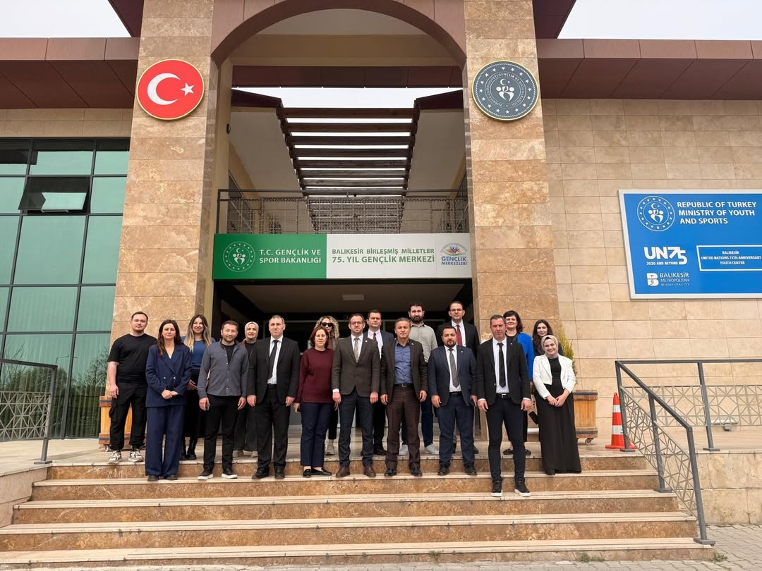 Bakanlığımız Heyetinden, 75. Yıl Gençlik Merkezi'ne 'Roman Eylem Planı' Kapsamında Ziyaret
