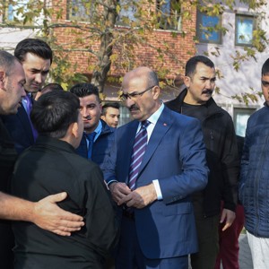 Valimiz Mahmut Demirtaş, Karaisalı Engelsiz Yaşam Bakım Rehabilitasyon ve Aile Danışma Merkezimizde İncelemelerde Bulundu - fotoğraf 4