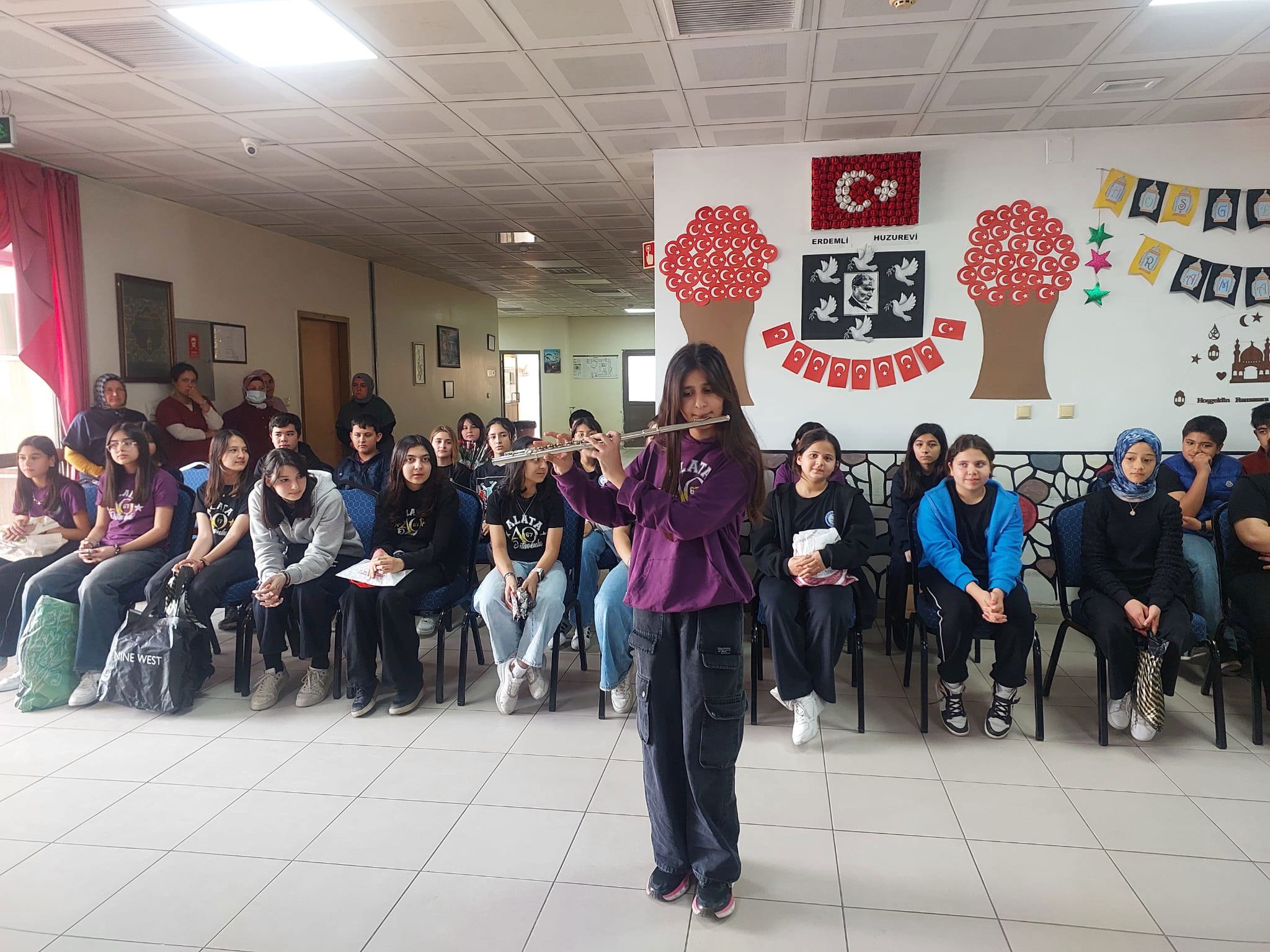 #ErdemliHuzurevi sakinlerimizin bugünkü misafiri Mersin İl Milli Eğitim Müdürlüğünün yürüttüğü ‘Şefkat Haresi’ projesi kapsamında görevli Alata İlkokulu öğrencileri ve öğretmenleriydi. - fotoğraf 2
