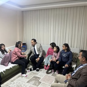İl Müdürümüz İlkay Türkoğlu, Atça Engelli Bakım ve Rehabilitasyon Merkezi Müdürlüğümüze Bağlı Umut Evlerimizde Kalan Çocuklarımızla - fotoğraf 3