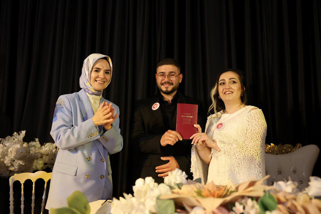 Aile ve Gençlik Fonu kapsamında Nisan ayında 935,4 milyon lira ödeme yapıldı