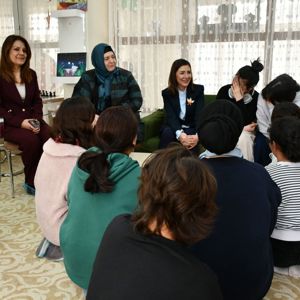 Bakanlığımız saha ziyaretleri kapsamında Şehit Yakınları ve Gaziler Genel Müdürlüğü Araştırma-Geliştirme ve Proje Daire Başkanı Sayın Selma ŞIK, ilimize ziyaret gerçekleştirdi. - fotoğraf 2