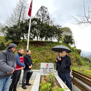 Aziz Şehitlerimiz Kabirleri Başında Anıldı - fotoğraf 2
