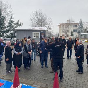 Huzurevi Sakinlerimize Yönelik Afet Bilinci Eğitimi Gerçekleştirildi. - fotoğraf 2