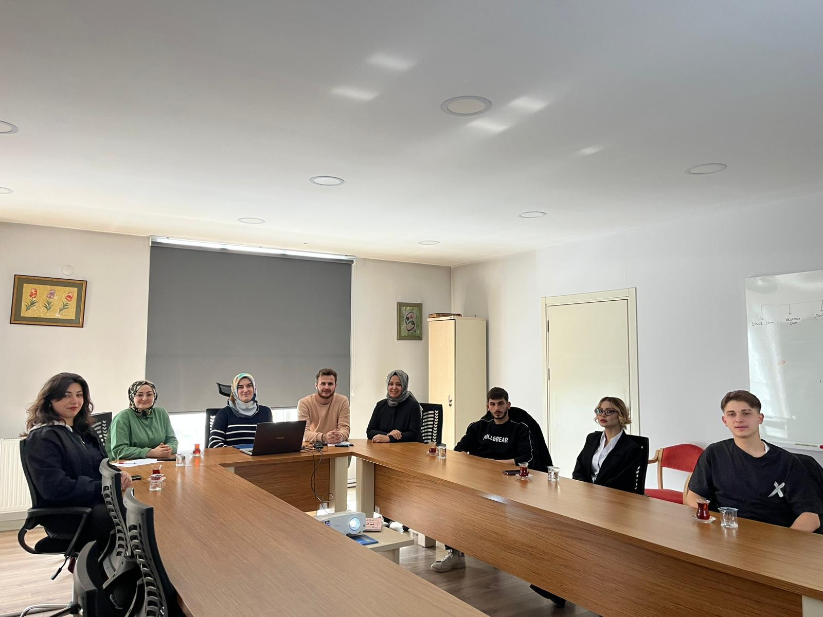 “İş Hayatına Uyum Semineri” Gerçekleştirildi.