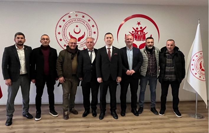 Aziziye Mahallesi Derneği’nden İl Müdürümüze Ziyaret.