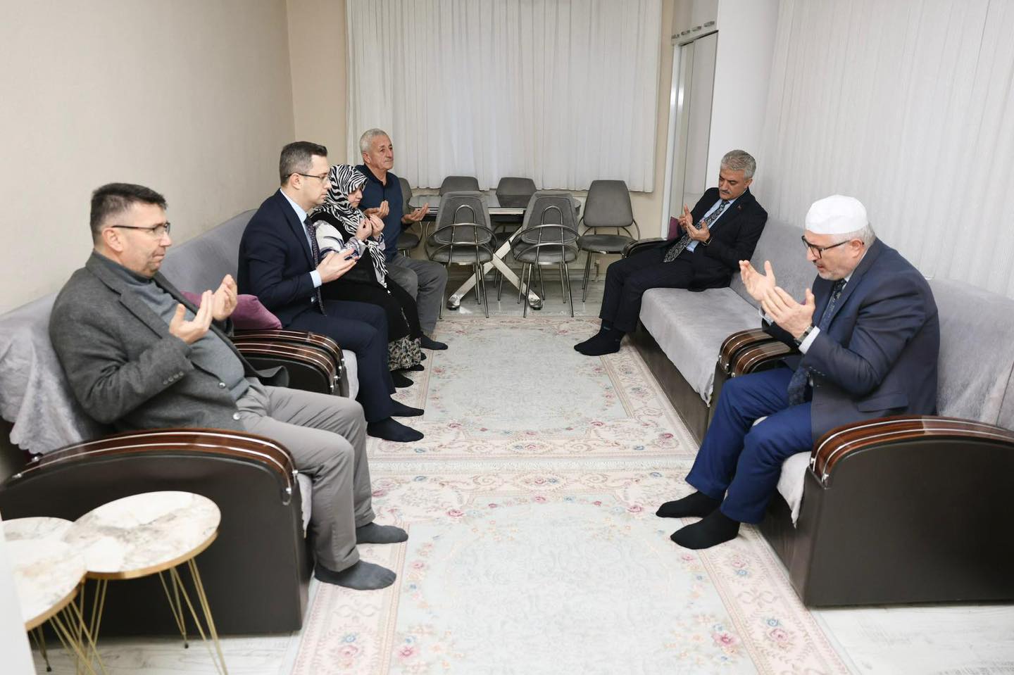 Valimiz Sayın Mehmet Makas ve İl Müdürümüz Sezgin Küçüktepe Şehit Ailelerini Ziyaret Etti.