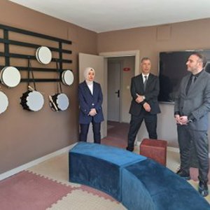 İl Müdürümüz Alper Alp, Birlikte Güçlüyüz Yaşam Merkezi’ni ziyaret etti. - fotoğraf 2