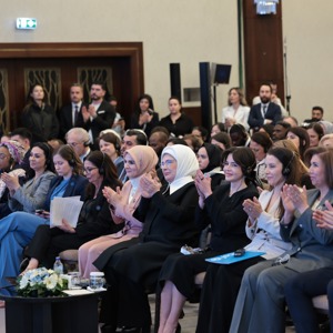 Emine Erdoğan Hanımefendi ve Bakanımız Göktaş, "Çocukların Dijital Ortamda Korunmasına İlişkin Uluslararası Politika ve Uygulama Paylaşımı" toplantısına katıldı - fotoğraf 2