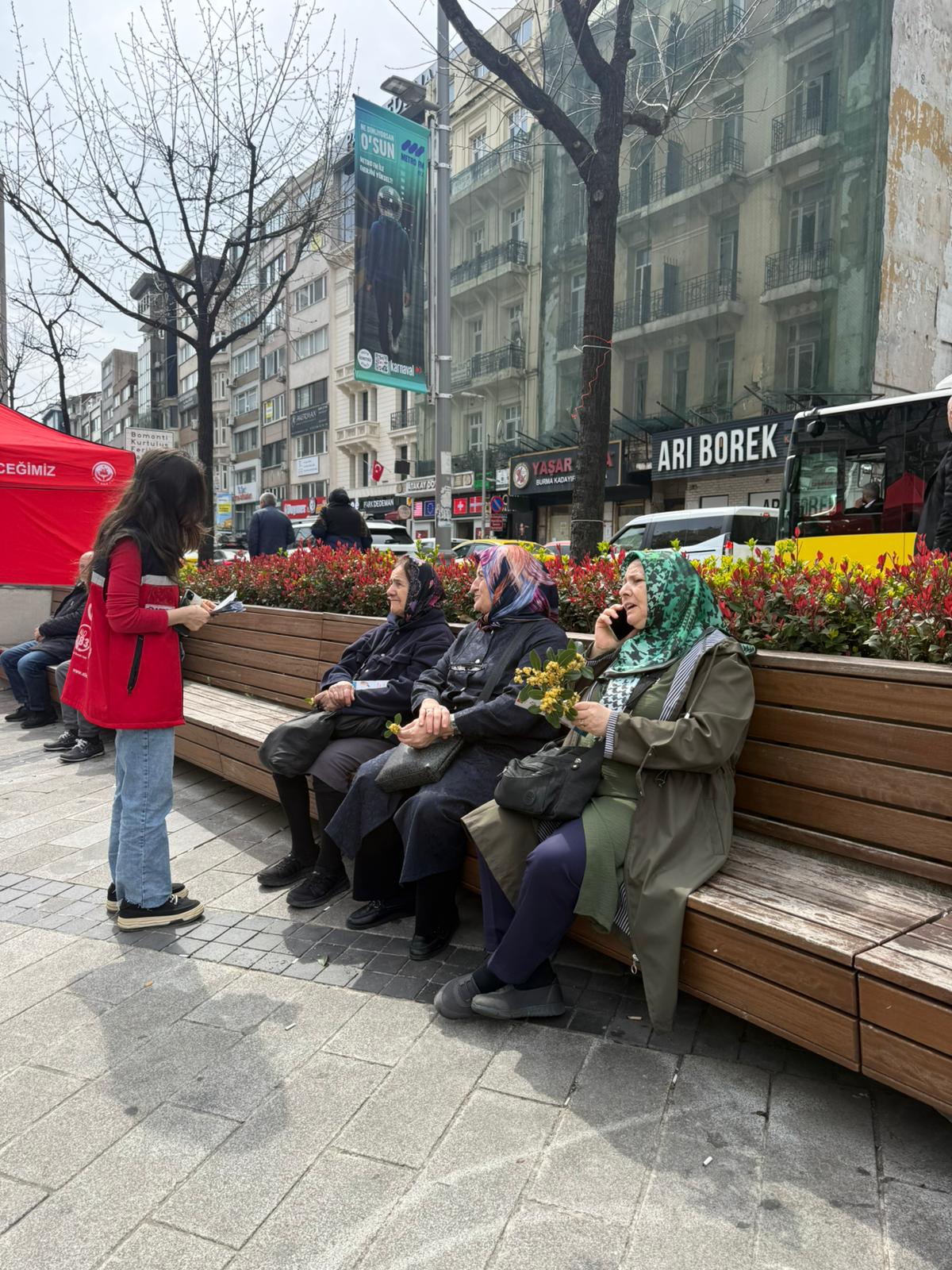 İstanbul’un Her Yerinde, Çözümün Tam Kalbindeyiz Mobil Sosyal Hizmet Noktalarımızla Adım Adım Sizlerleyiz
