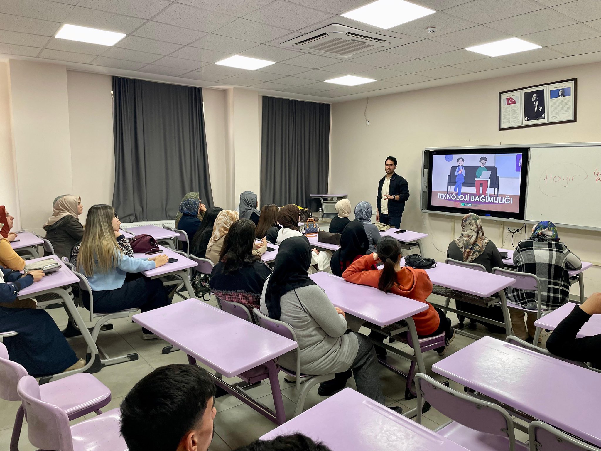 Halk Eğitim Merkezi kursiyerlerine “Teknoloji Bağımlılığı” eğitimi 