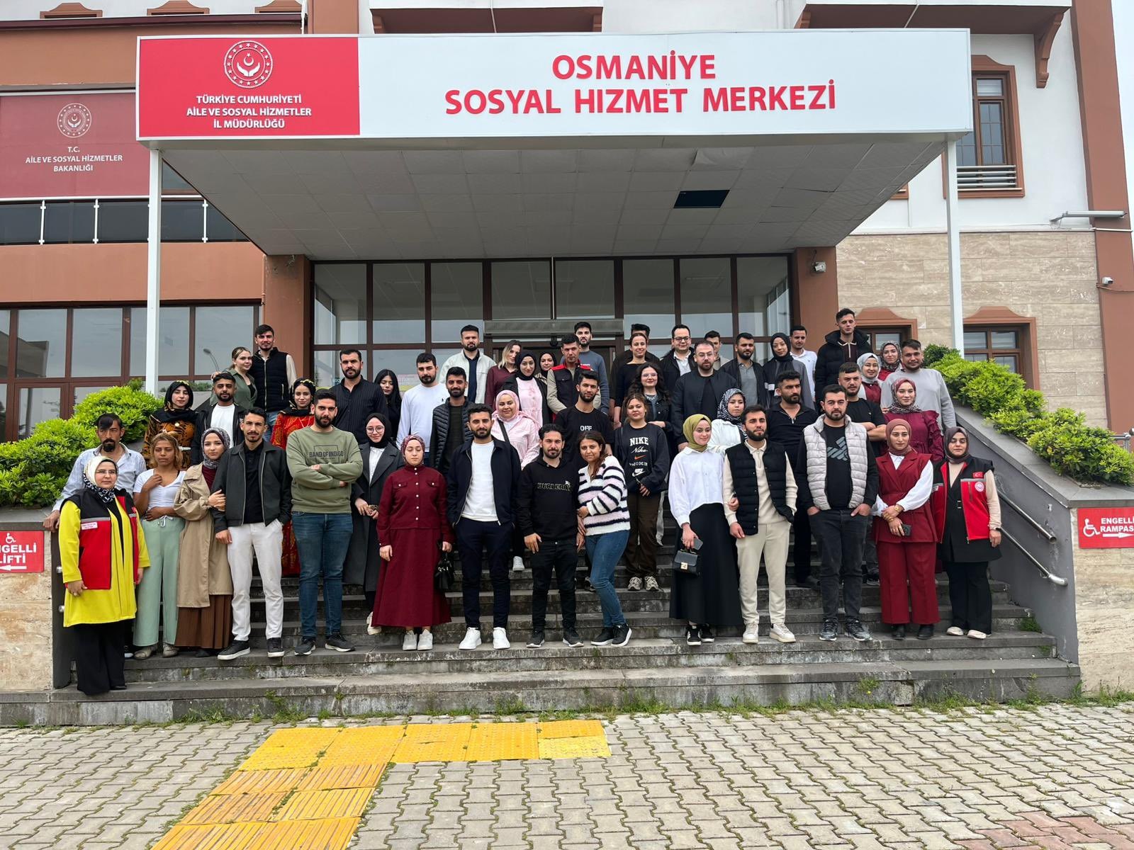 Osmaniye Sosyal Hizmet Merkezi tarafından, Bakanlığımızın hizmet modellerinden biri olan Evlenecek Gençlerin Desteklenmesi Projesinden faydalanan çiftlere yönelik evlilik öncesi eğitim gerçekleştirilmiştir.