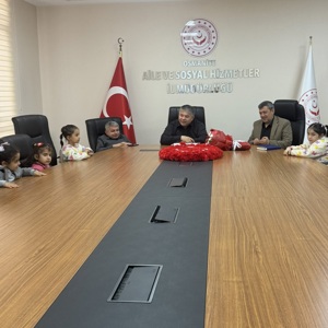 Özel Masallar Diyarı Gündüz Bakımevi’nden hizmet alan çocuklarımız, 23 Nisan etkinlikleri kapsamında İl Müdürlüğümüzü ziyaret ederek İl Müdürümüz Sayın Tolga Nacar ile bir araya gelmiştir.  - fotoğraf 3