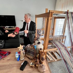 İl Müdürümüz Hanönü İlçemizde Kadın Emeğinin Üretime Dönüştüğü Atölyede İncelemelerde Bulundu - fotoğraf 3