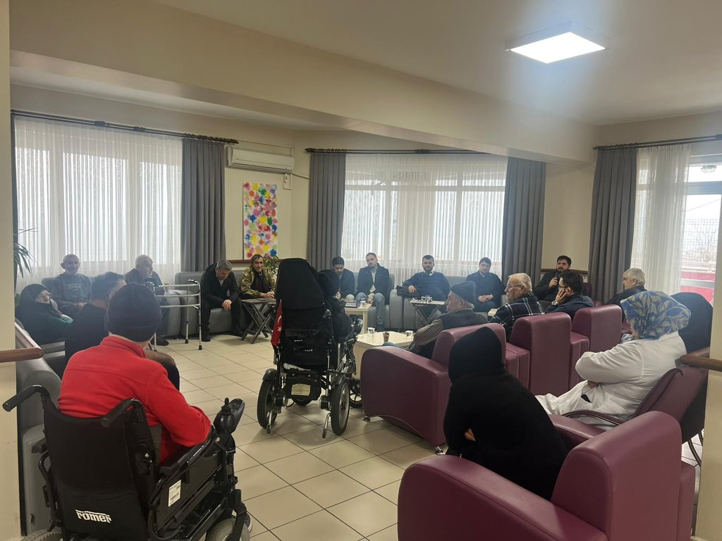 Miraç kandili vesilesiyle huzurevi sakinlerimiz ziyaret edilmiştir.