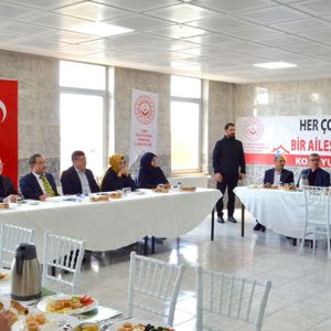 Uşak'ta Gönül Köprüleri Kuruluyor: Koruyucu Aileler Tanıtım Kahvaltısında  Buluştu! - fotoğraf 7