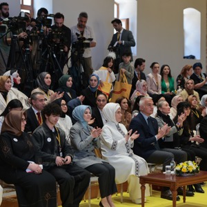 Emine Erdoğan Hanımefendi ve Bakanımız Göktaş, Rami Çocuk ve Sanat Bienali'nin açılışına katıldı - fotoğraf 4