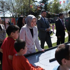 23 Nisan Ulusal Egemenlik ve Çocuk Bayramı Kapsamında Düzenlenen Programda Çocuklarımız ve Büyüklerimiz Bir Araya Geldi - fotoğraf 3