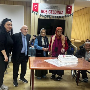 Huzurevinde Doğum Günü Etkinliği Düzenlendi - fotoğraf 3