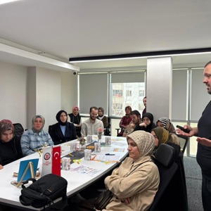 Bilinçli Medya Kullanımı Eğitimi Verildi - fotoğraf 2
