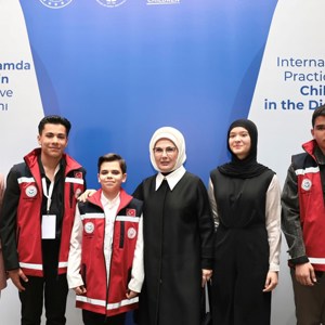 Emine Erdoğan Hanımefendi ve Bakanımız Göktaş, "Çocukların Dijital Ortamda Korunmasına İlişkin Uluslararası Politika ve Uygulama Paylaşımı" toplantısına katıldı - fotoğraf 5
