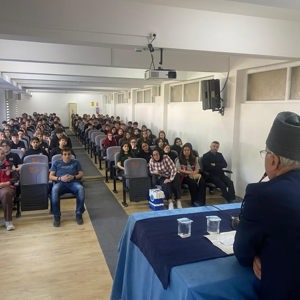 Vatan ve Kahramanlık Buluşmaları ile Gazilerimiz ve Rahmi Kula Anadolu Lisesi Öğrencileri Bir Araya Geldi - fotoğraf 2
