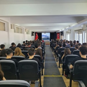 Vatan ve Kahramanlık Buluşmaları ile Gazilerimiz ve Rahmi Kula Anadolu Lisesi Öğrencileri Bir Araya Geldi - fotoğraf 3
