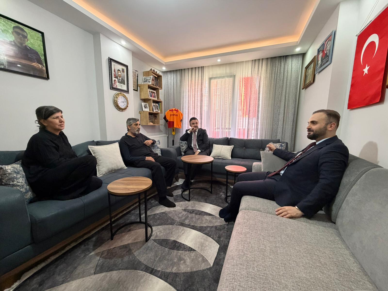 İl Müdürümüz Sn. Ömer Turan, Annesi Vefat Eden İl Müdür Yardımcımız Sn. Hamdi Şahin’e Taziye Ziyaretinde Bulundu