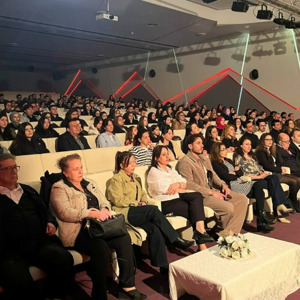 Türk Kadınlar Konseyi Derneği Trabzon Şubesi İş Birliğiyle Hazırlanan “Mümkün” Adlı Tiyatro Oyunumuz, İl Müdürlüğümüz Personeli Tarafından Sahnelendi. - fotoğraf 1