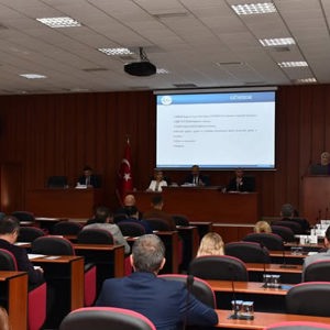 İl Müdürümüz İlkay Türkoğlu, Valimiz Sayın Yakup Canbolat başkanlığında gerçekleştirilen  İl İstihdam ve Mesleki Eğitim Kurulu 2026 Yılı 2. Olağan Toplantısı - fotoğraf 3