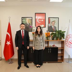 İl Müdürümüz Sn. Ömer Turan, Ataşehir Sosyal Hizmet Merkezi’nde Müdür Olarak Göreve Başlayan Sn. Deniz Aydın’a Hayırlı Olsun Ziyaretinde Bulundu - fotoğraf 1