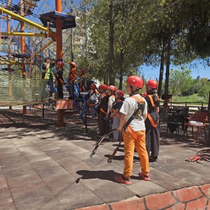 Çocuk Evleri Koordinasyon Merkezi Müdürlüğü’ne bağlı çocuk evlerimizden hizmet alan çocuklarımız, Adana Macera Park ve Real AVM’de düzenlenen etkinlik kapsamında keyifli ve eğlenceli vakit geçirmiştir.  - fotoğraf 1