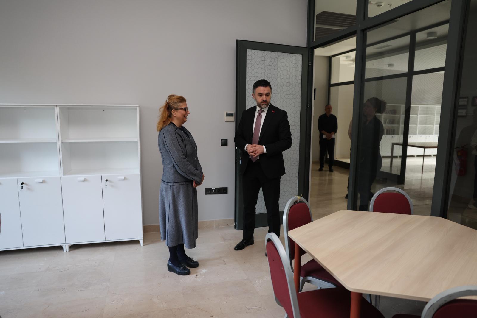 İl Müdürümüz Sn. Ömer Turan, Göztepe Semiha Şakir Huzurevi’nde İncelemelerde Bulundu