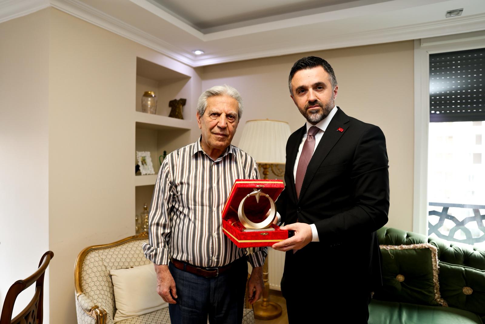 İl Müdürümüz Sn. Ömer Turan, Kıbrıs Gazisi Prof. Dr. İsmet Kahraman Arslan’ı Evinde Ziyaret Etti
