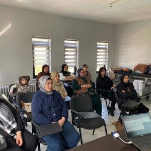 Karabük Merkez ve Cumayanı Aile Destek Merkezlerinde Gerçekleştirilen Bilgilendirme Faaliyetinde Bakanlığımızın Hizmet Modelleri Tanıtıldı - fotoğraf 2