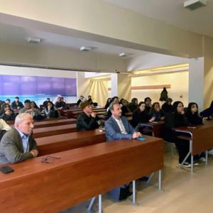 Karabük Üniversitesi Orman Fakültesi Öğrencilerine Yönelik Ailenin Önemi ve Toplumsal İşlevi Konulu Eğitim Verildi - fotoğraf 4