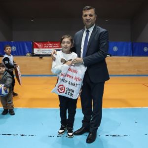 23 Nisan Neşesi Bu Kez Kahraman Gazilerimizin Kıymetli Evlatları ve Arkadaşlarının Gülüşlerinde Hayat Buldu - fotoğraf 9