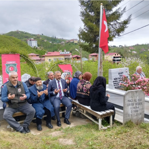 Şehidimiz Miktat Beder’in Şehadeti Yıl Dönümü Sebebiyle Kabri Başında Anma Programı Düzenlendi - fotoğraf 2
