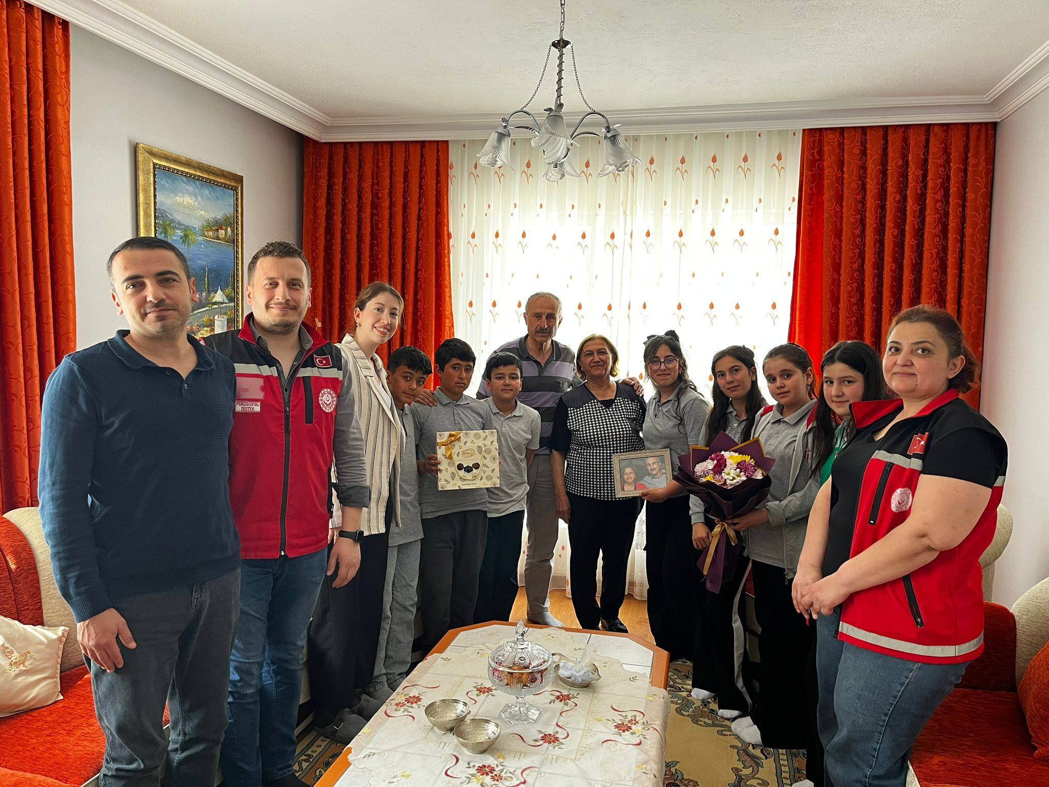 Kuşaklar Arası Etkileşimi Artırmak ve Aile Bağlarının Önemine Dikkat Çekmek Amacıyla Anlamlı Bir Ziyaret Gerçekleştirdi.