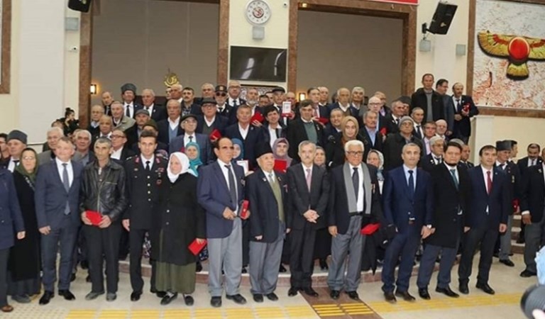 Kıbrıs Gazilerimize Madalya Tevcih Töreni Düzenlendi