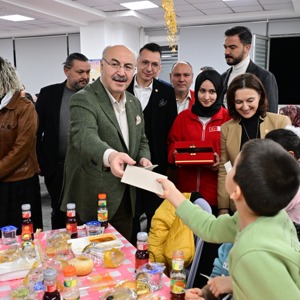 Dünya Yetimler Günü’nde İftar Programı Düzenlendi - fotoğraf 4