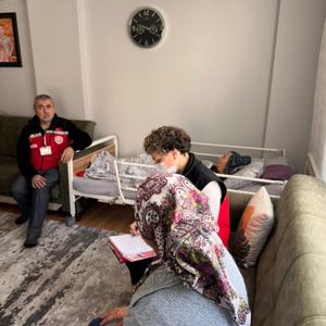 Evde Bakım Hizmetinden Yararlanan Ailelerimize Bayram Ziyareti Gerçekleştirildi - fotoğraf 2