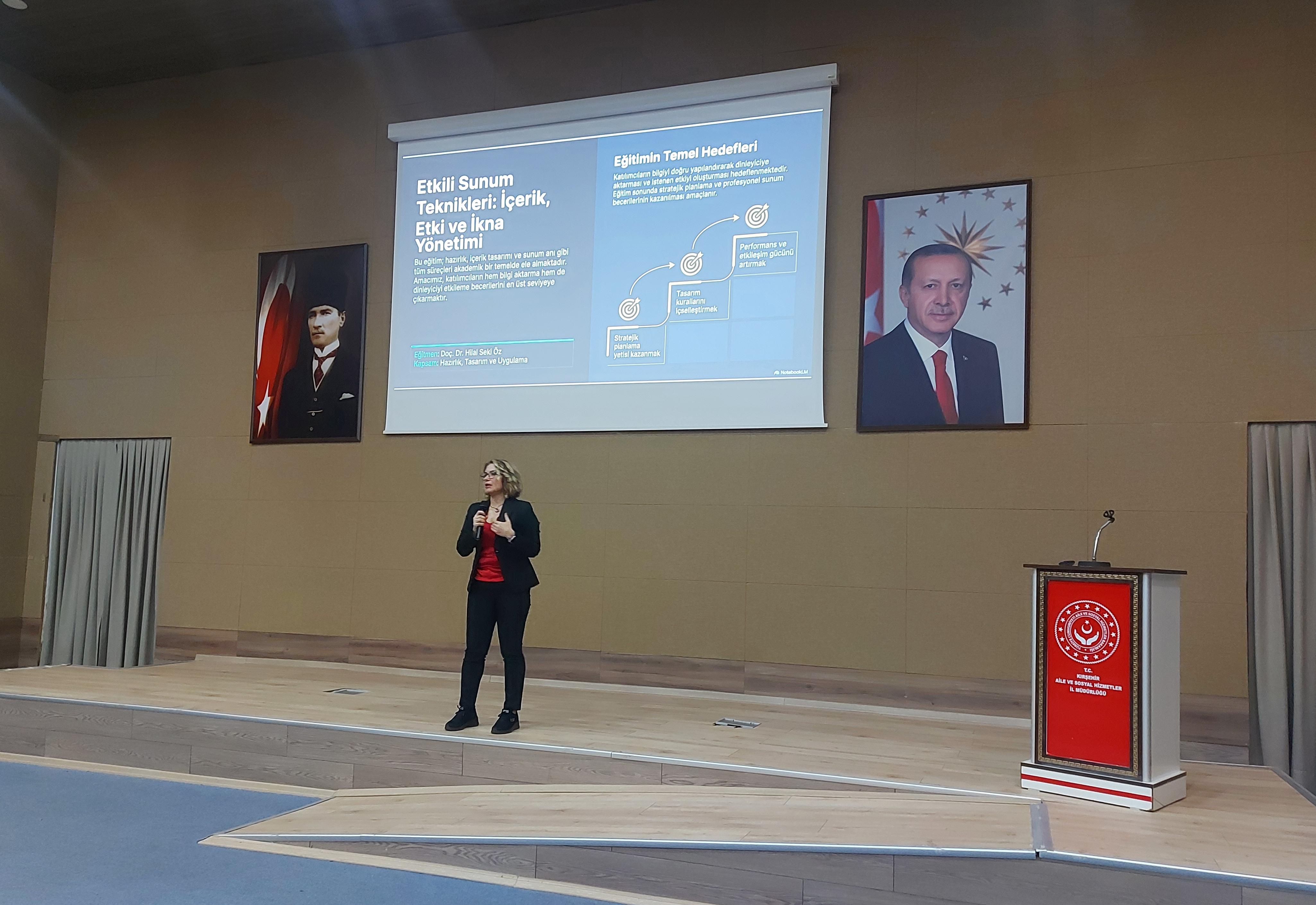 Personelimizin ve idarecilerimizin mesleki ve bireysel gelişimine katkı sağlamak amacıyla Kırşehir Ahi Evran Üniversitesi Öğretim Üyesi Doç. Dr. Hilal SEKİ ÖZ tarafından “Etkili Sunum Becerileri” konulu eğitim verildi.