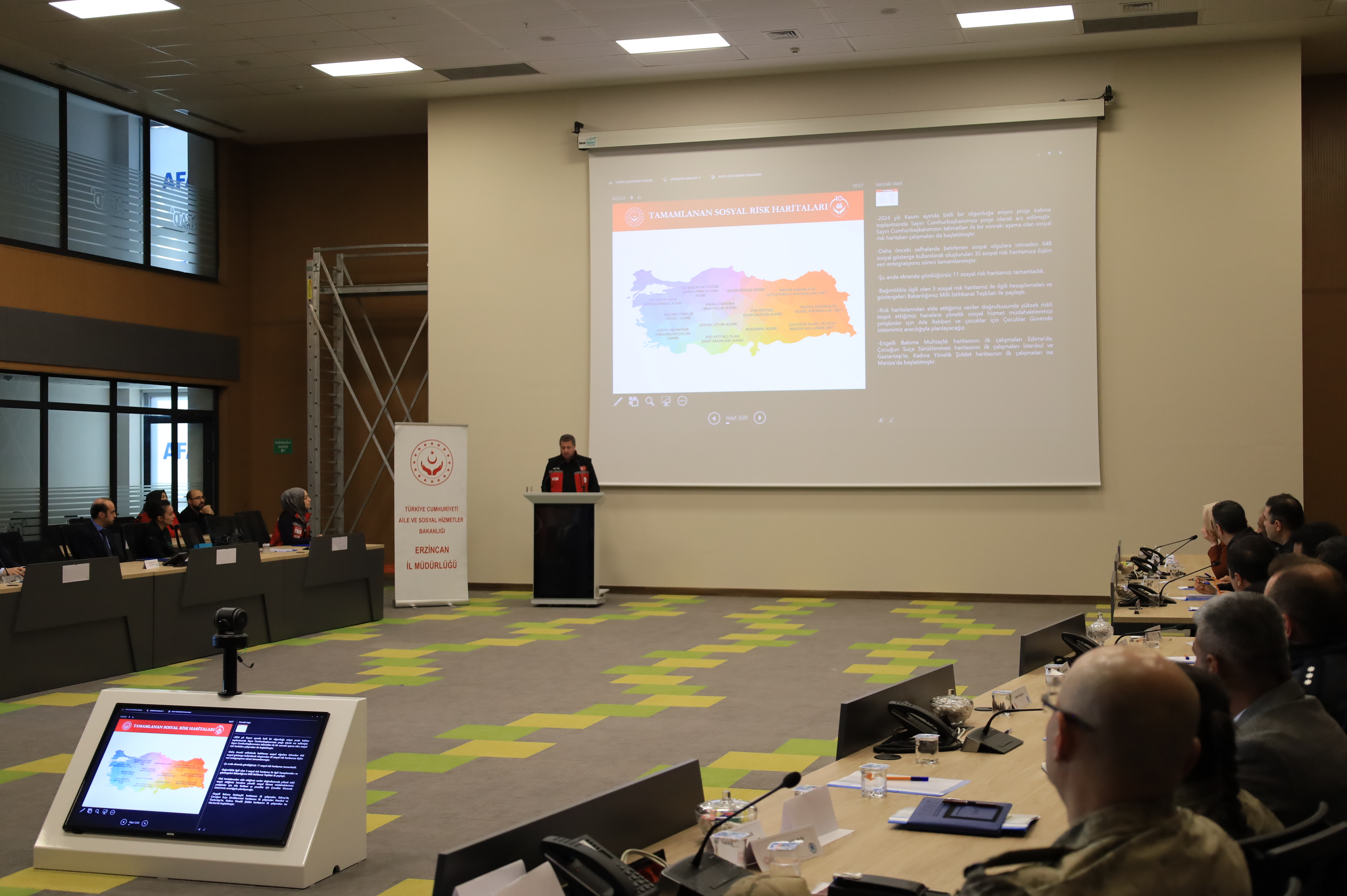 Bakanlığımızca başlatılan ve İlimizde de uygulanmaya başlanan “Sosyal Risk Haritası, Aile Rehberi ve Çocuklar Güvende Sistemleri Tanıtım Toplantısı” düzenlendi.