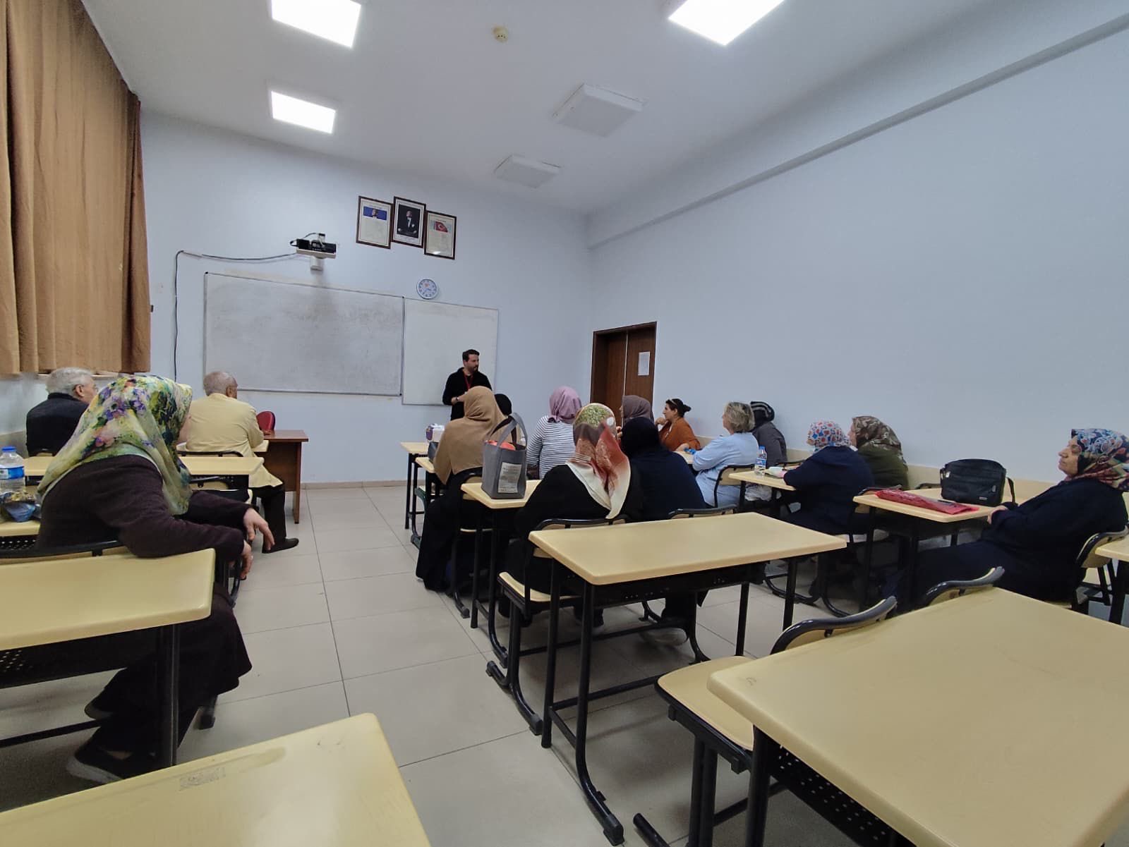 60+ Tazelenme Üniversitesi öğrencilerine “Aile Eğitim Programı” eğitimi