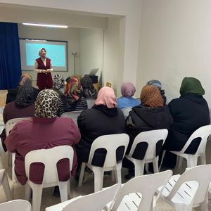 ''Çocuk Yetiştirmede Güncel Konular'' Hakkında Öğretmen Saniye Sayıoğlu İlkokul Veliler'ine Eğitim Verildi - fotoğraf 1