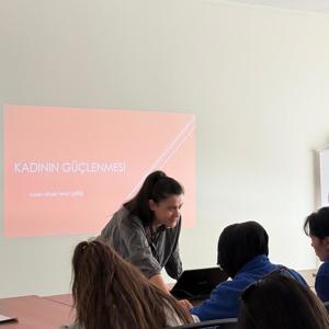 Kadının Güçlenmesi Eğitimi Batı Ege GYO Personeline Verildi - fotoğraf 1