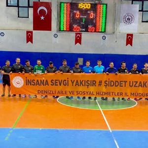 Tavas Mahalleler Futbol Ligi Finalinde Şiddete Karşı Farkındalık Mesajı Verildi - fotoğraf 3