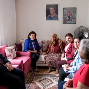 Valimizin Kıymetli Eşi Süreyya Yavuz Hanımefendi ile Şehit Annelerimize Vefa Ziyareti - fotoğraf 5